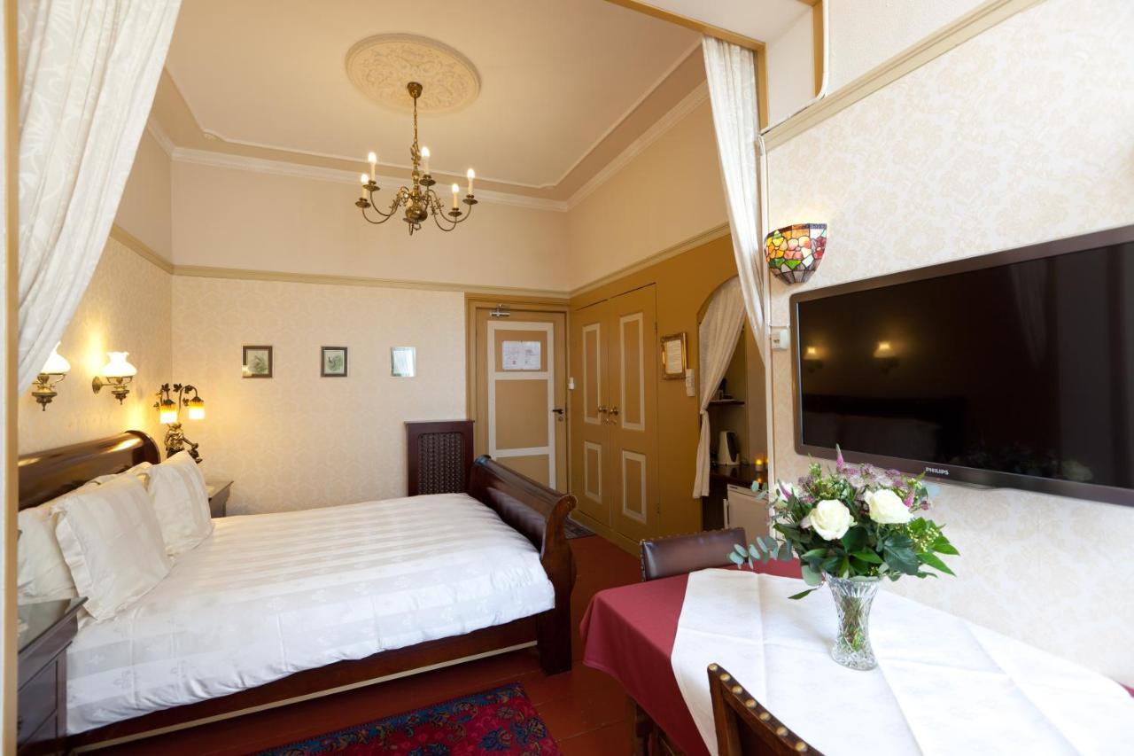 Hotel Pension 'T Huys Grol เรอเนสเซอ ภายนอก รูปภาพ