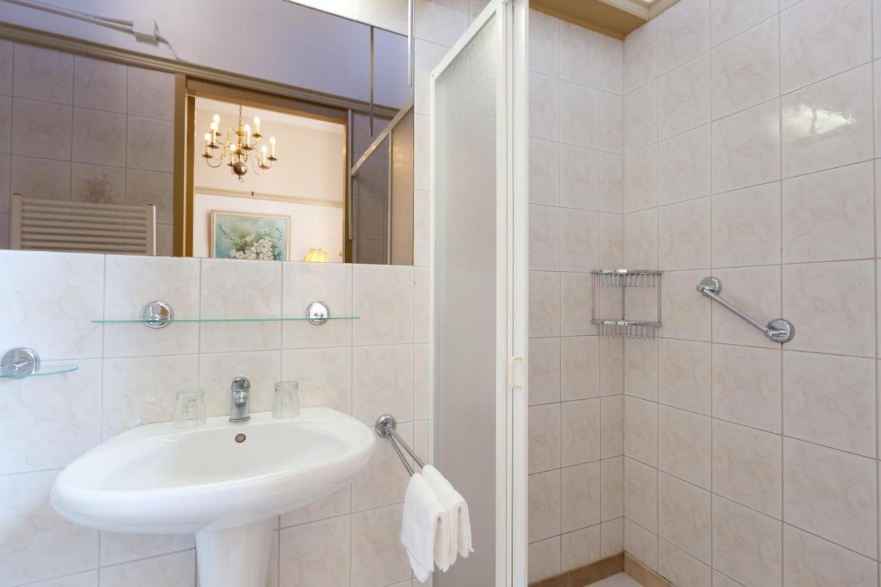 Hotel Pension 'T Huys Grol เรอเนสเซอ ภายนอก รูปภาพ