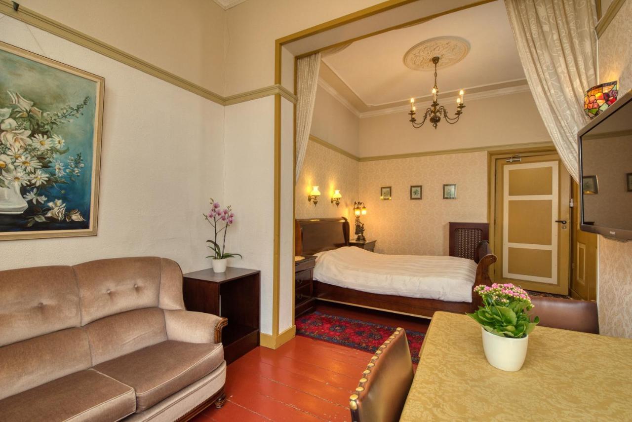 Hotel Pension 'T Huys Grol เรอเนสเซอ ภายนอก รูปภาพ